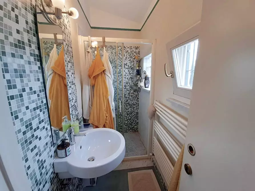 Immagine 25 di Villa in vendita  a Pisa