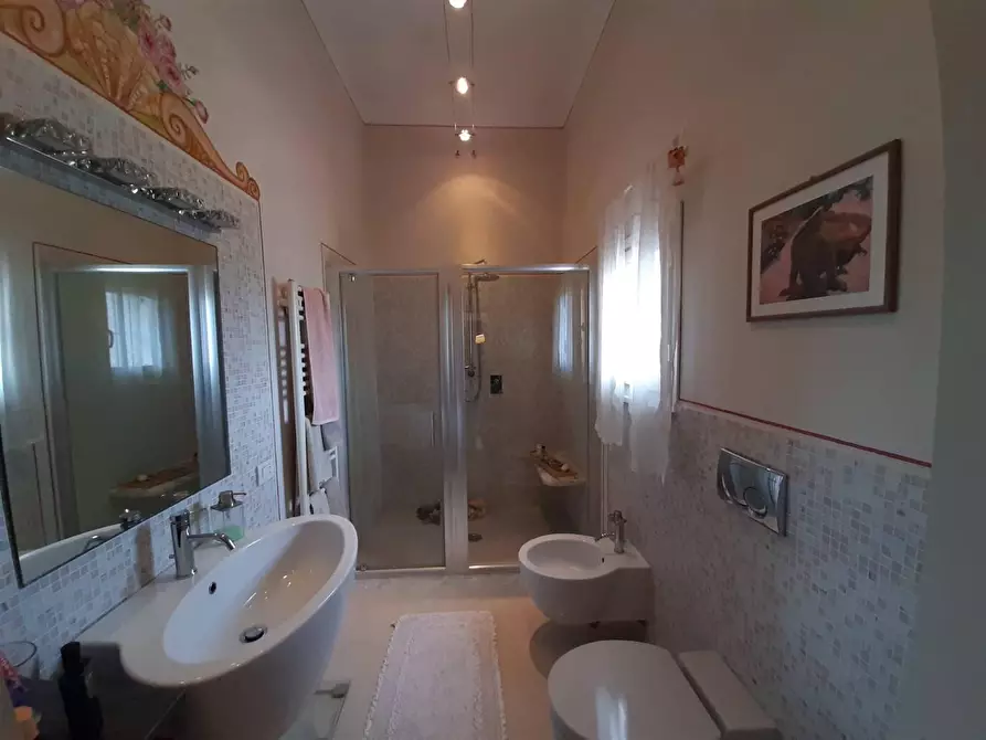 Immagine 14 di Villa in vendita  a Pisa