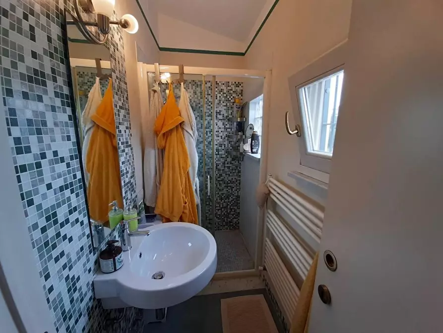 Immagine 10 di Villa in vendita  a Pisa