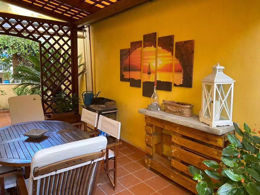 Immagine 3 di Appartamento in vendita  a Carrara