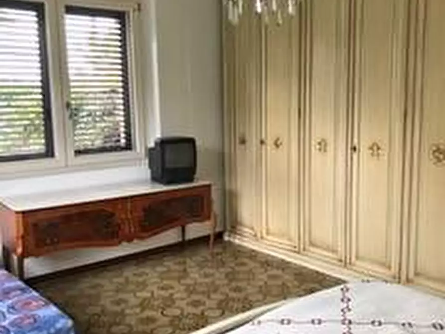 Immagine 49 di Casa indipendente in vendita  a Massa