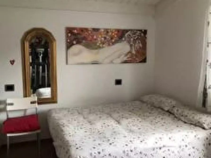 Immagine 16 di Casa indipendente in vendita  a Massa