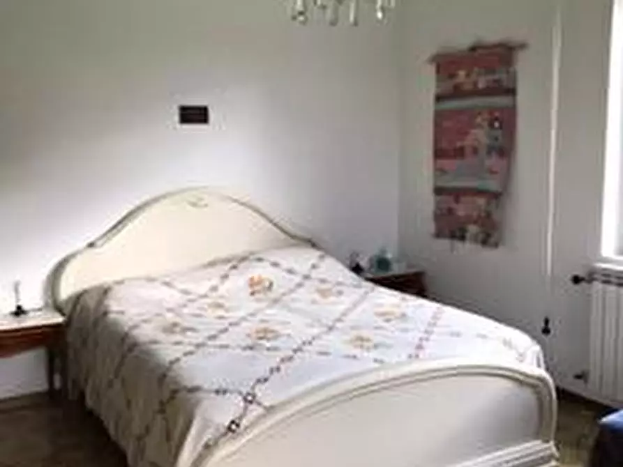 Immagine 48 di Casa indipendente in vendita  a Massa