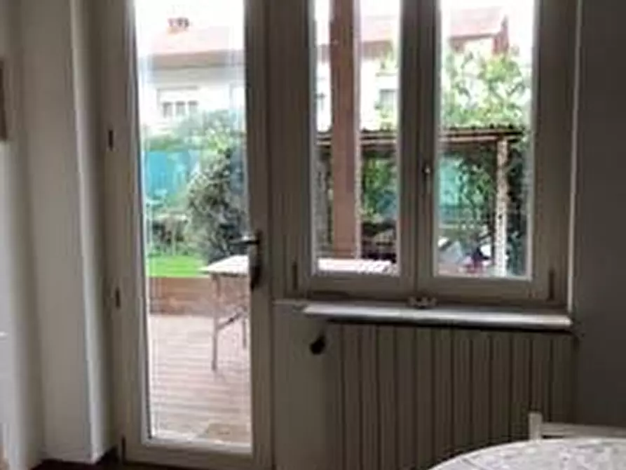 Immagine 40 di Casa indipendente in vendita  a Massa