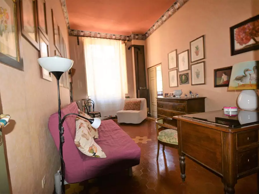 Immagine 10 di Appartamento in vendita  a Lucca