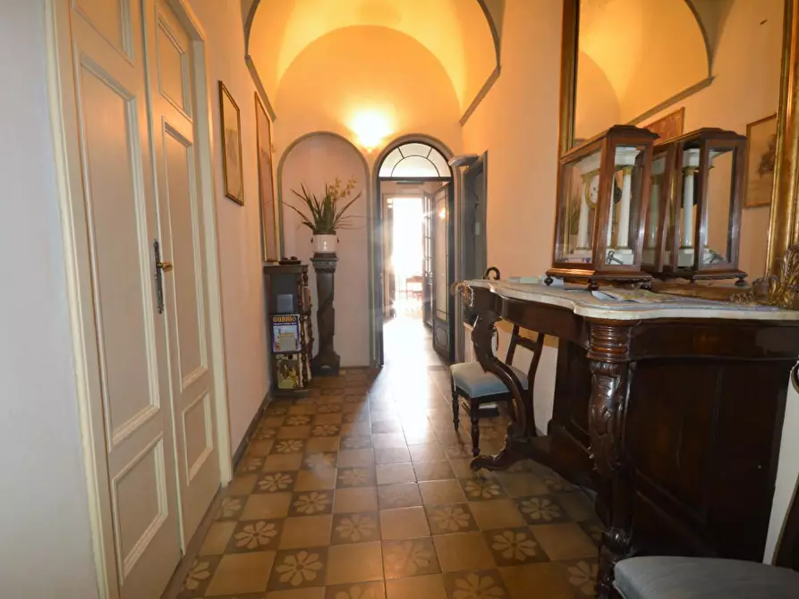 Immagine 7 di Appartamento in vendita  a Lucca