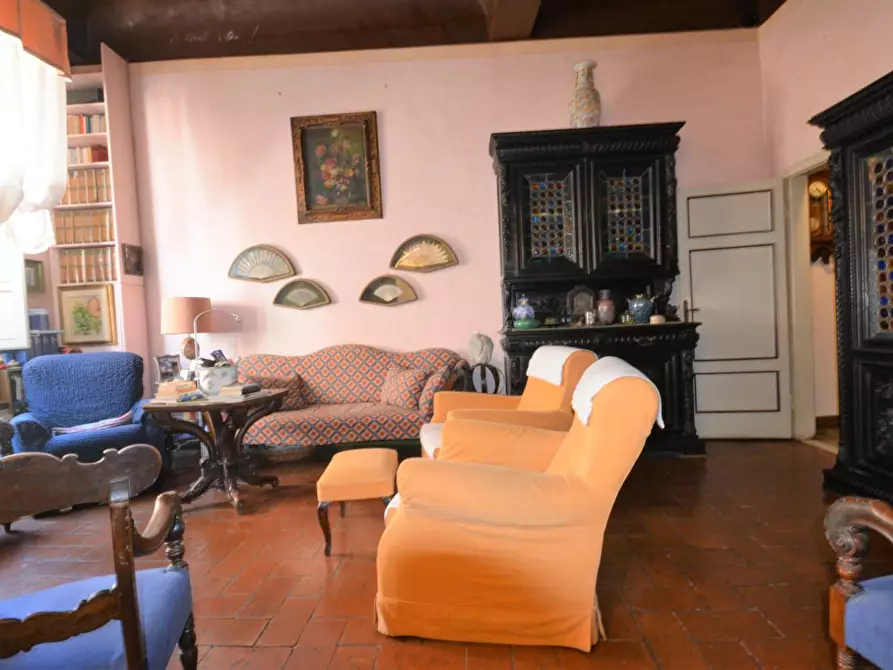 Immagine 2 di Appartamento in vendita  a Lucca