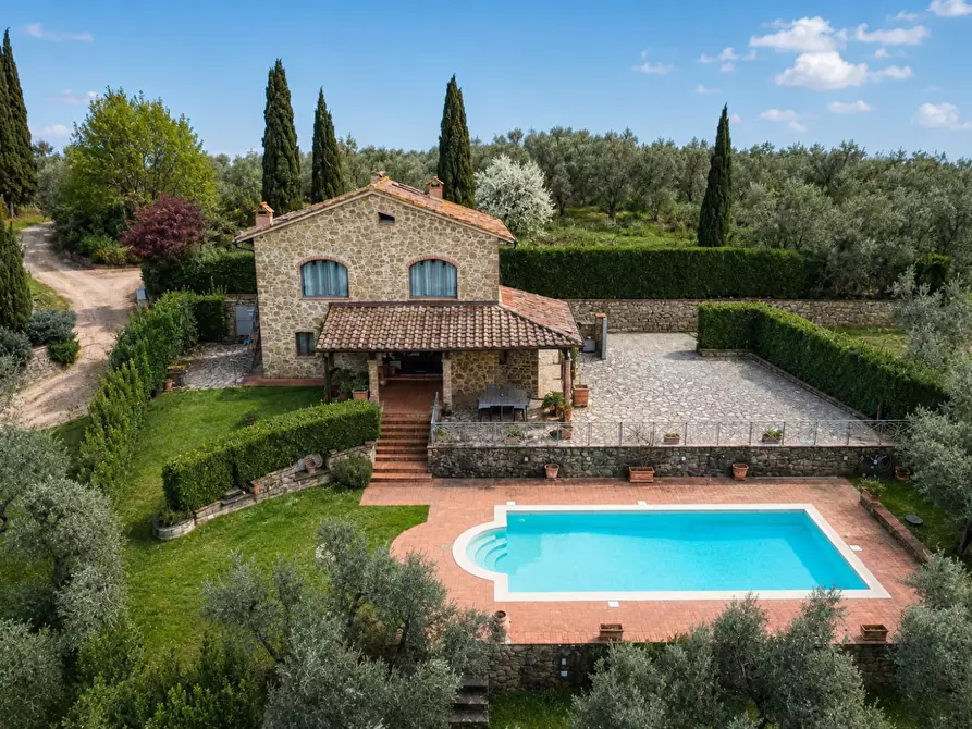 Immagine 1 di Casa colonica in vendita  a Vinci