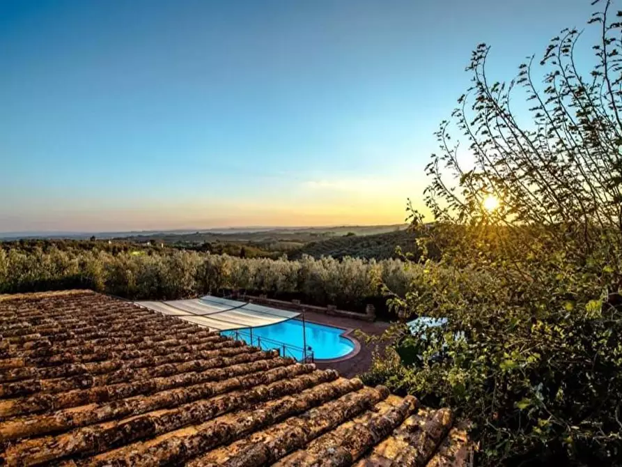 Immagine 23 di Casa colonica in vendita  a Vinci