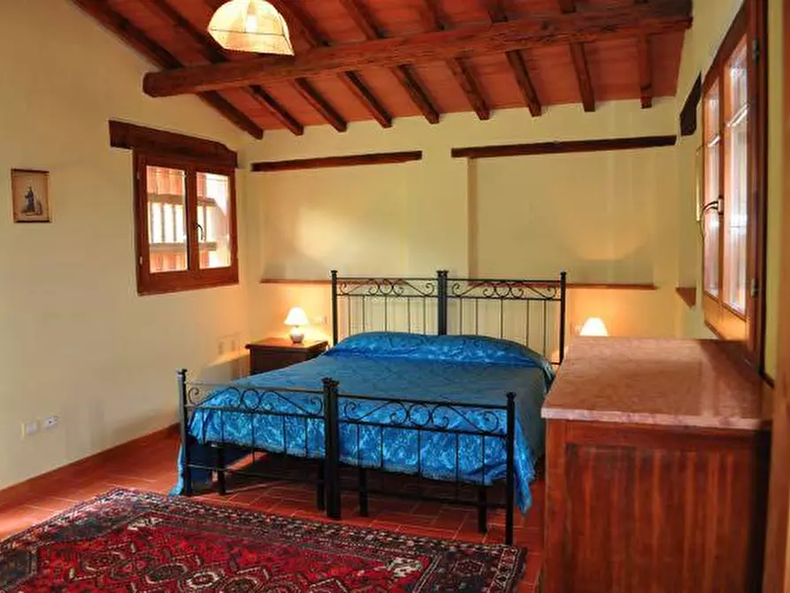 Immagine 21 di Villa in vendita  a Cavriglia