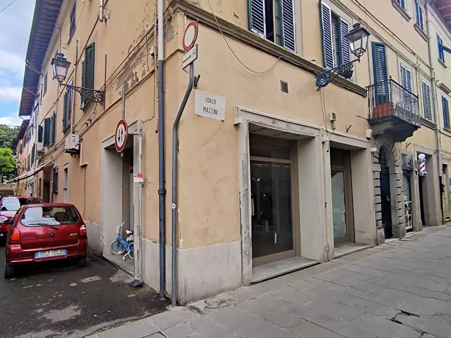 Immagine 1 di Locale commerciale in vendita  a Santa Croce Sull'arno