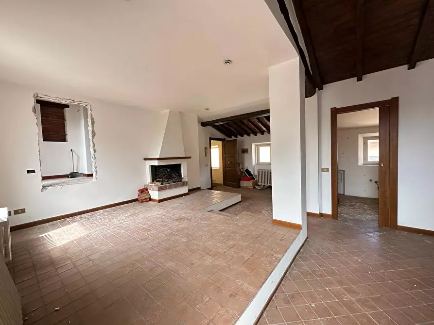 Immagine 3 di Mansarda in vendita  a Lucca