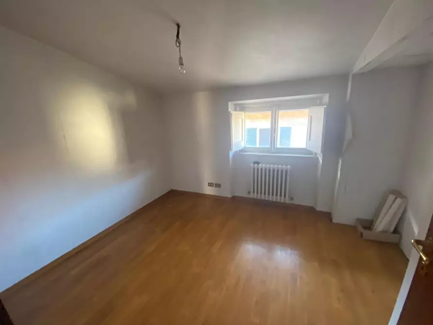 Immagine 20 di Mansarda in vendita  a Lucca