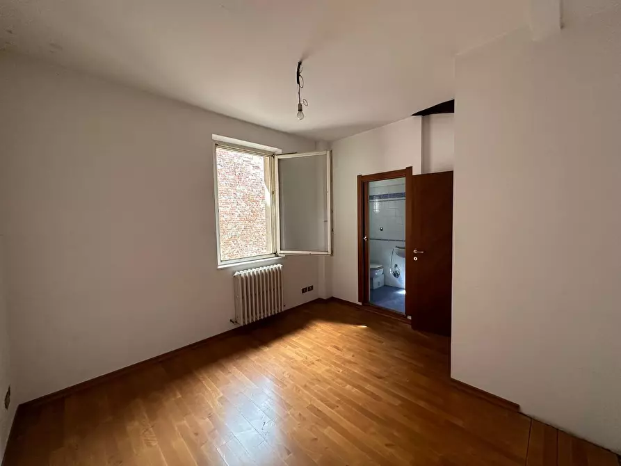 Immagine 29 di Mansarda in vendita  a Lucca