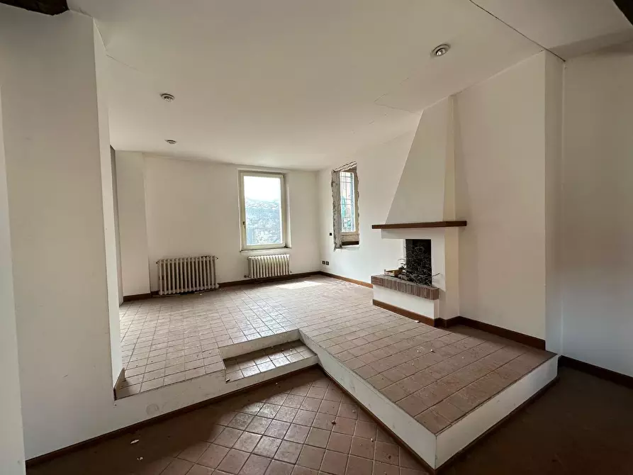 Immagine 12 di Mansarda in vendita  a Lucca