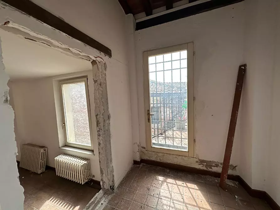 Immagine 16 di Mansarda in vendita  a Lucca