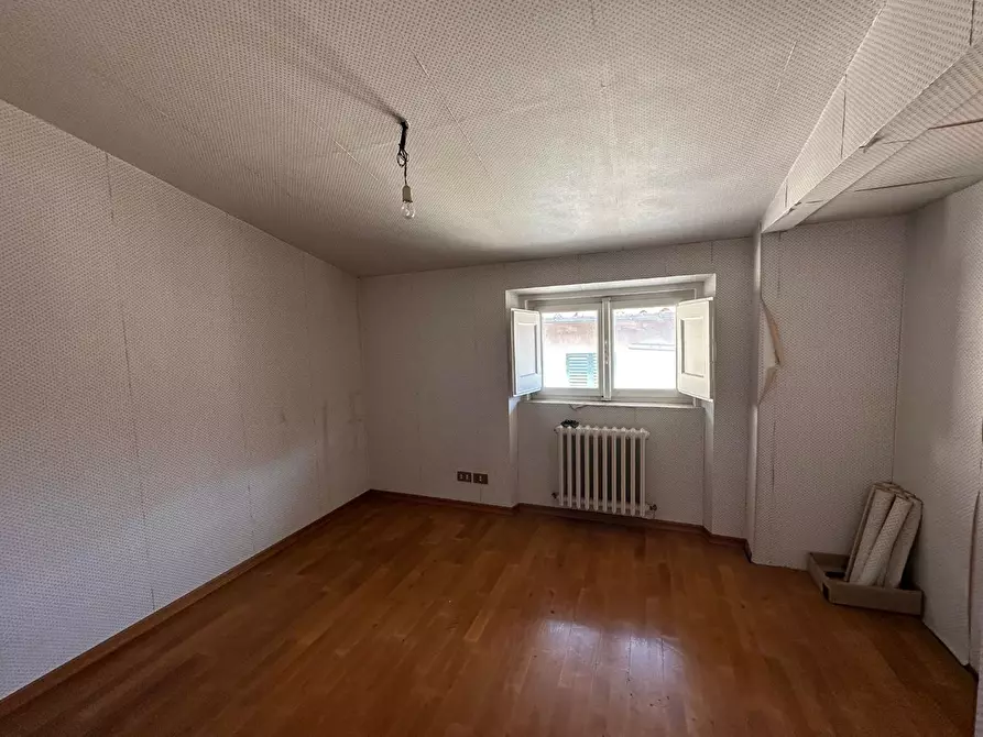 Immagine 26 di Mansarda in vendita  a Lucca