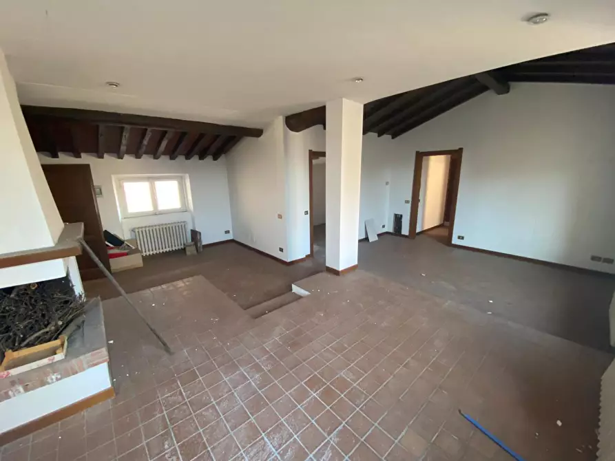 Immagine 8 di Mansarda in vendita  a Lucca