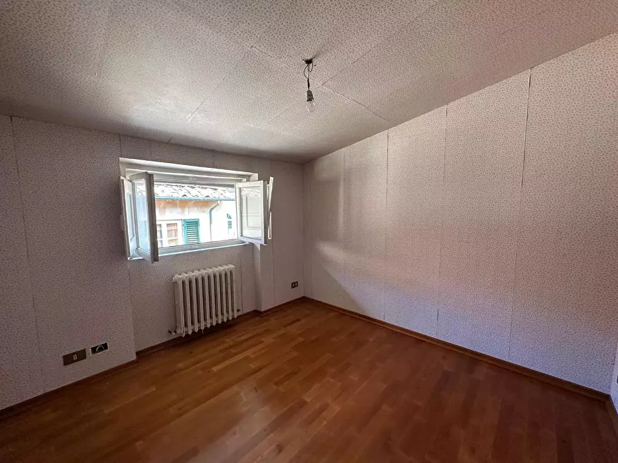 Immagine 28 di Mansarda in vendita  a Lucca