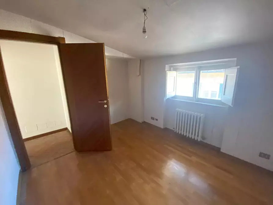 Immagine 24 di Mansarda in vendita  a Lucca