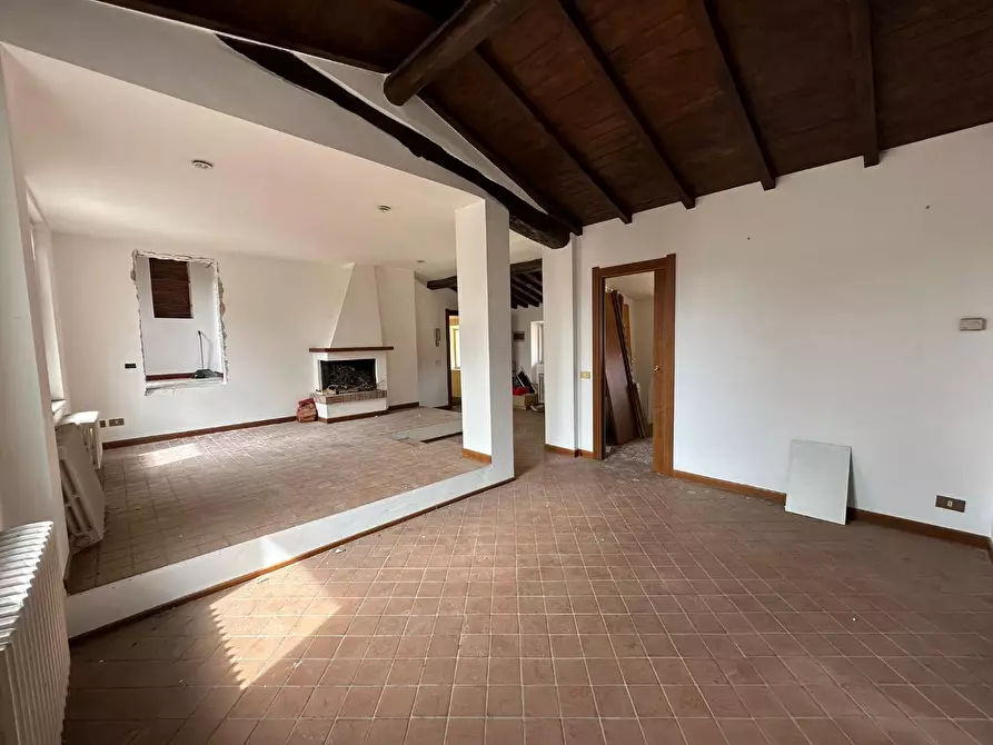 Immagine 5 di Mansarda in vendita  a Lucca