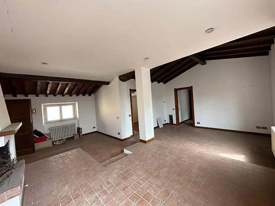 Immagine 9 di Mansarda in vendita  a Lucca