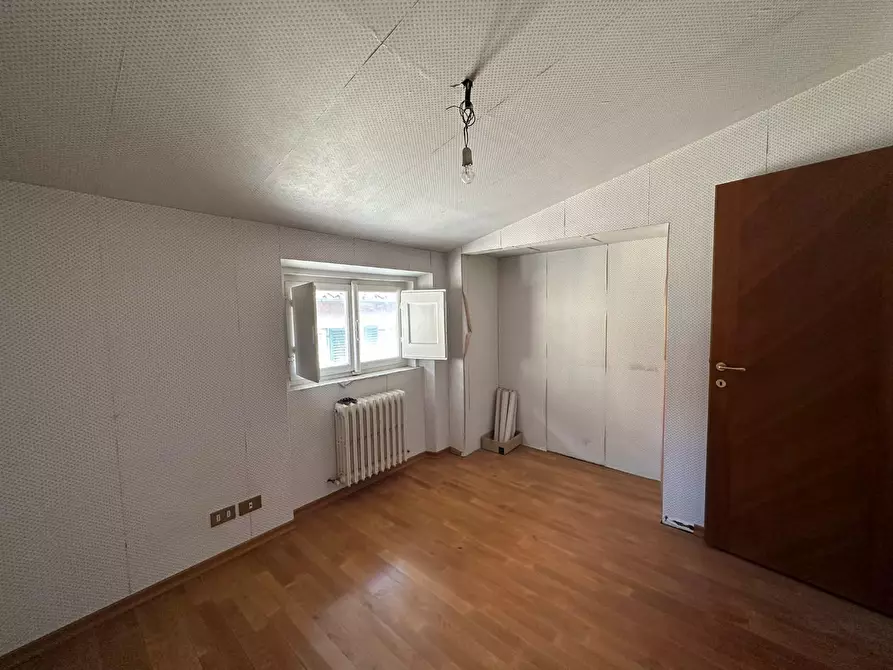 Immagine 27 di Mansarda in vendita  a Lucca