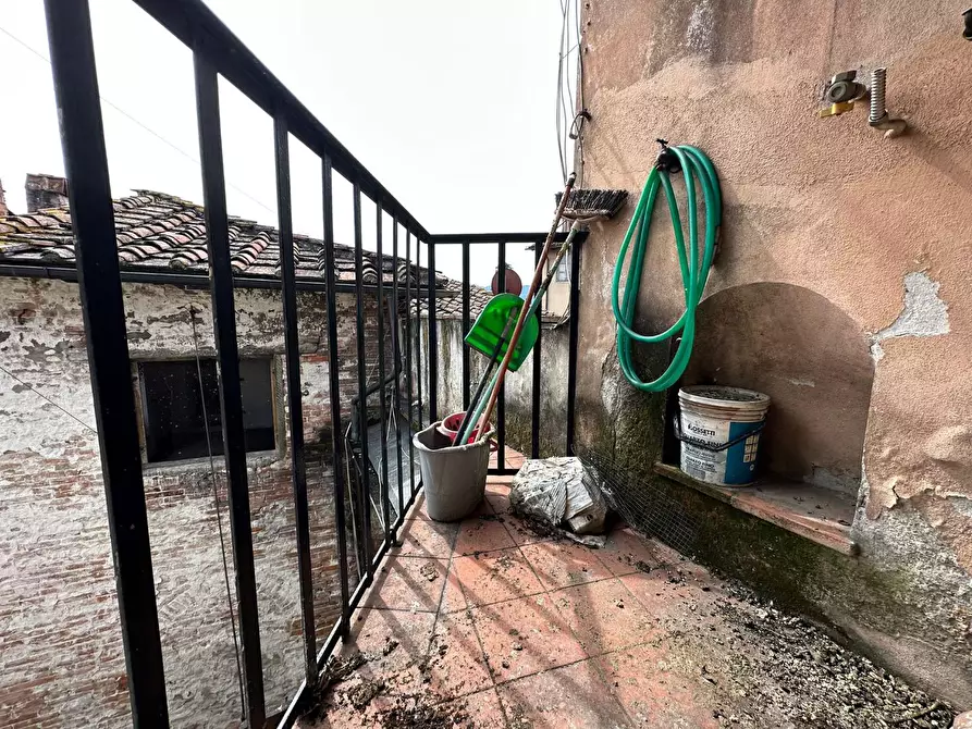 Immagine 13 di Mansarda in vendita  a Lucca