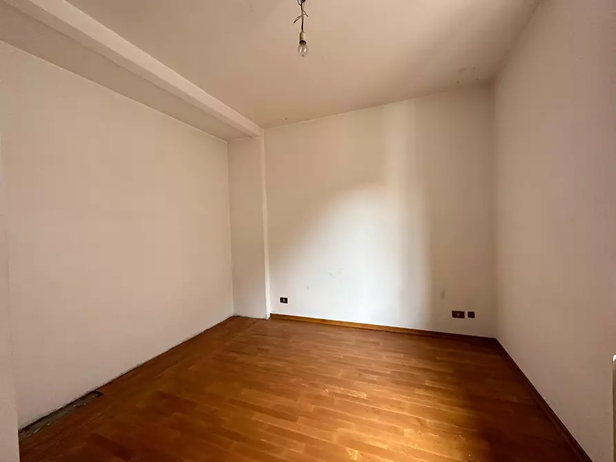 Immagine 30 di Mansarda in vendita  a Lucca