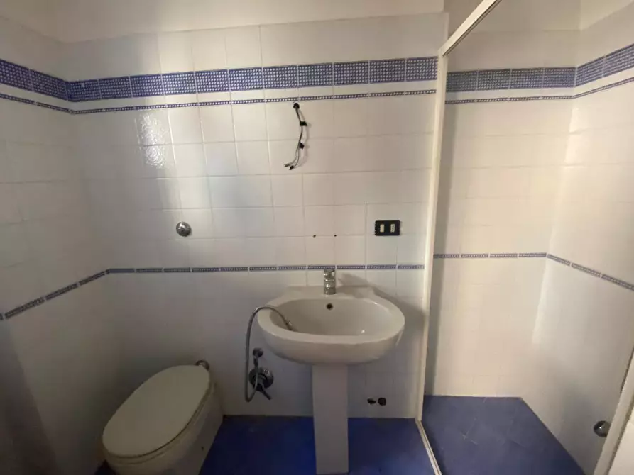 Immagine 34 di Mansarda in vendita  a Lucca