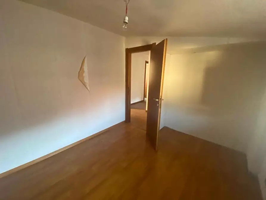 Immagine 31 di Mansarda in vendita  a Lucca