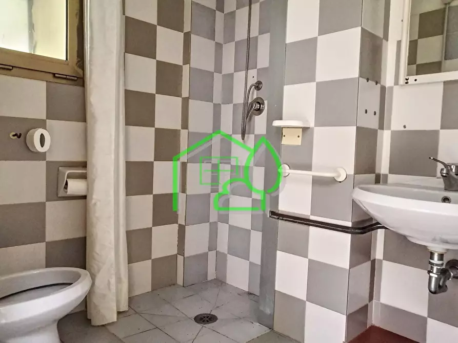 Immagine 7 di Villa in vendita  a Viareggio