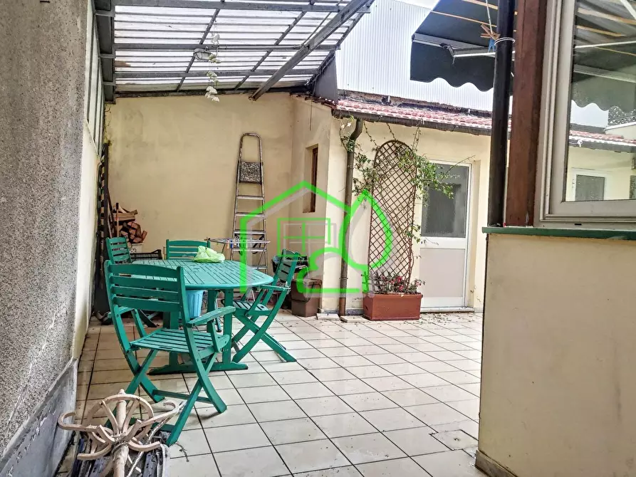 Immagine 4 di Villa in vendita  a Viareggio