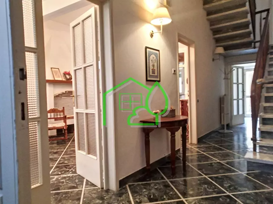 Immagine 14 di Villa in vendita  a Viareggio