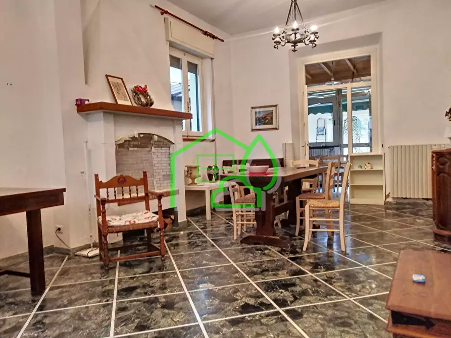 Immagine 15 di Villa in vendita  a Viareggio