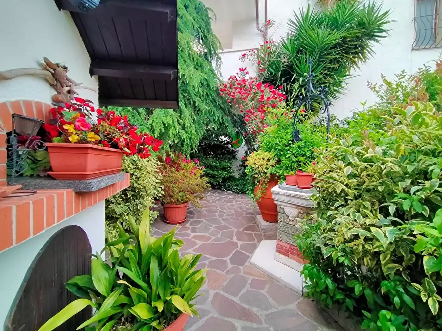 Immagine 2 di Villetta a schiera in vendita  a San Giuliano Terme