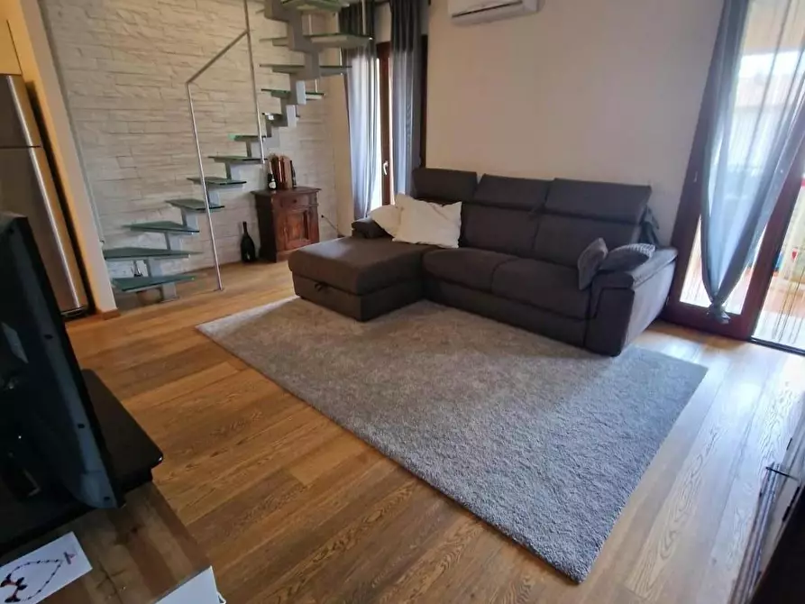 Immagine 13 di Appartamento in vendita  a Carrara