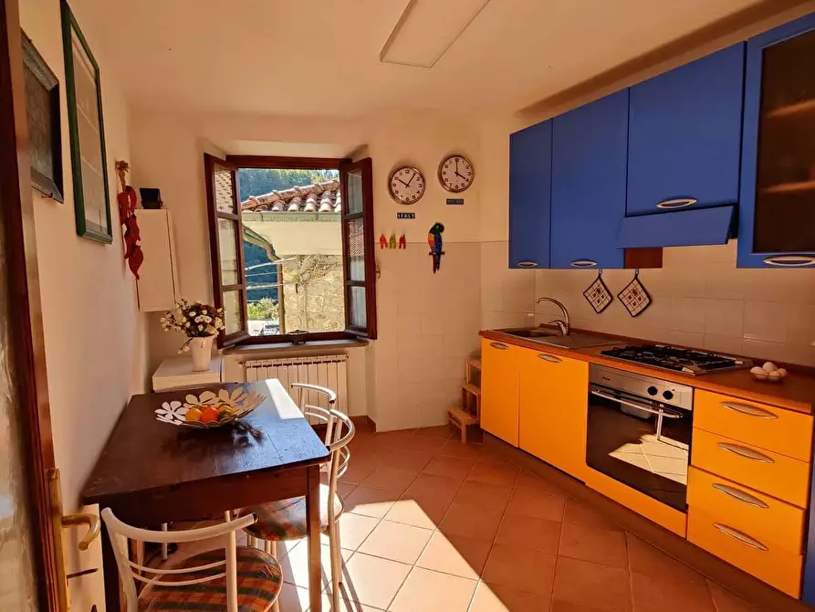 Immagine 5 di Casa semindipendente in vendita  a Licciana Nardi