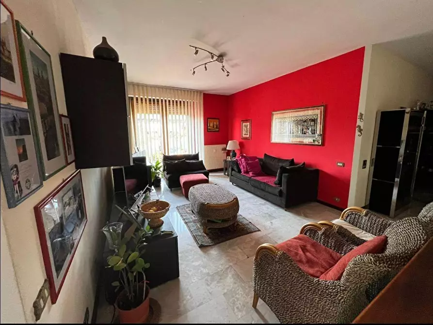 Immagine 2 di Mansarda in vendita  a Carrara