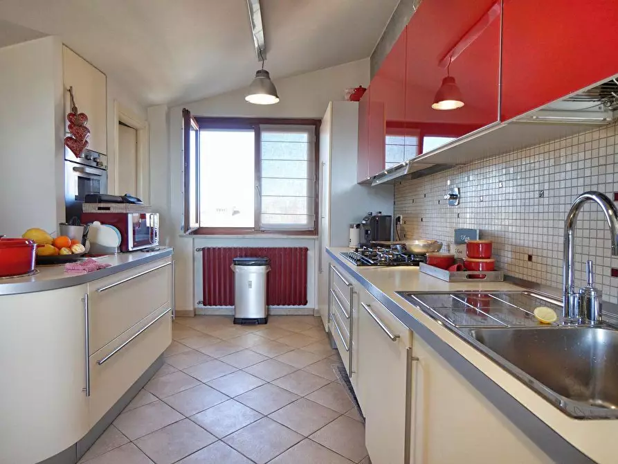 Immagine 15 di Appartamento in vendita  a Massa