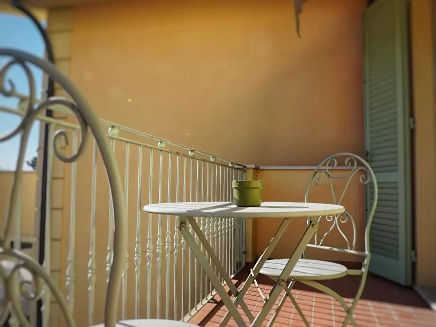 Immagine 14 di Appartamento in vendita  a Massa