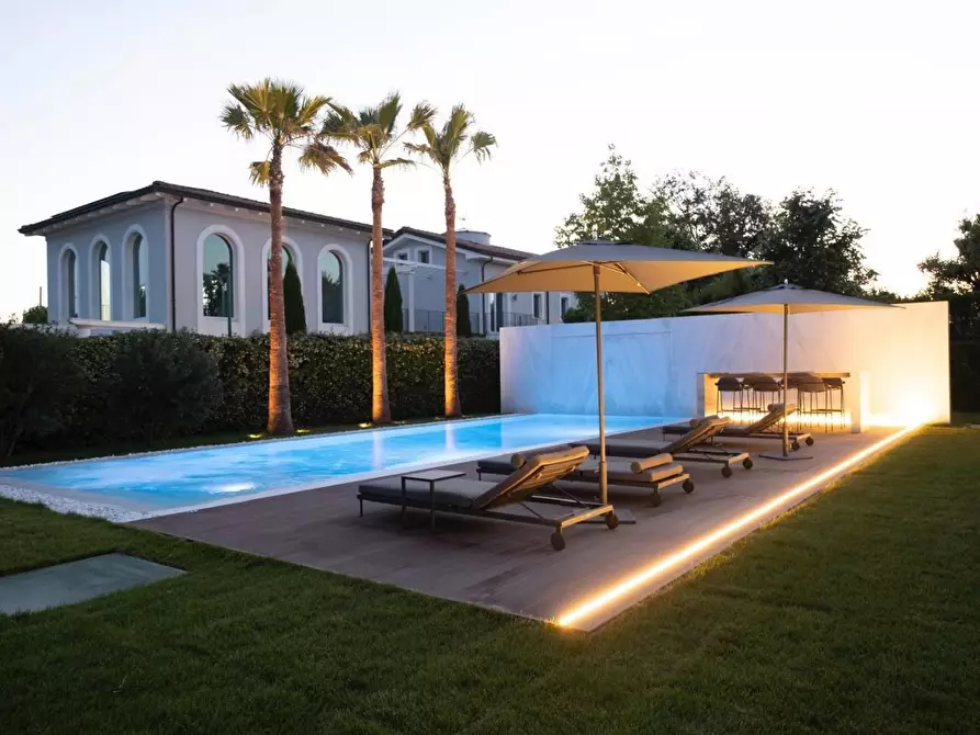 Immagine 62 di Villa in affitto  a Forte Dei Marmi