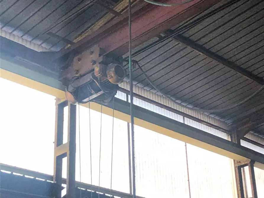 Immagine 5 di Attività artigianale in vendita  a Massa