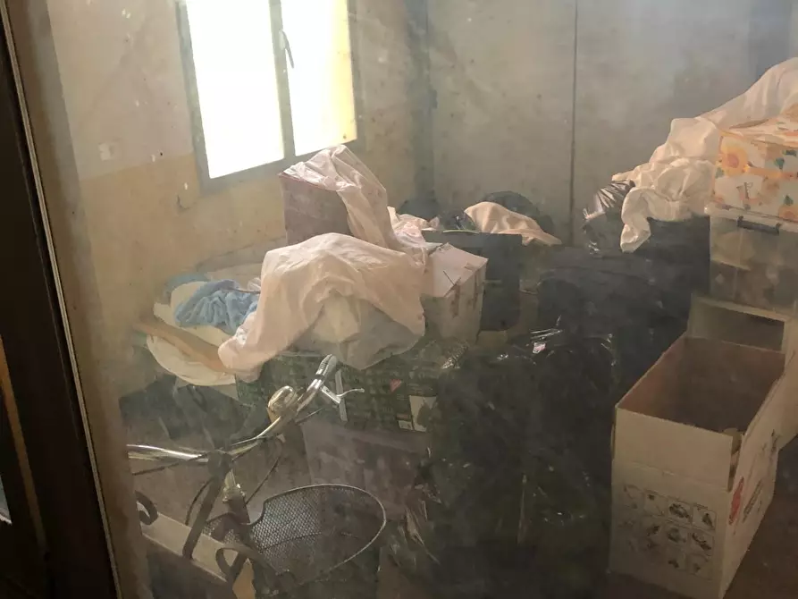 Immagine 13 di Attività artigianale in vendita  a Massa