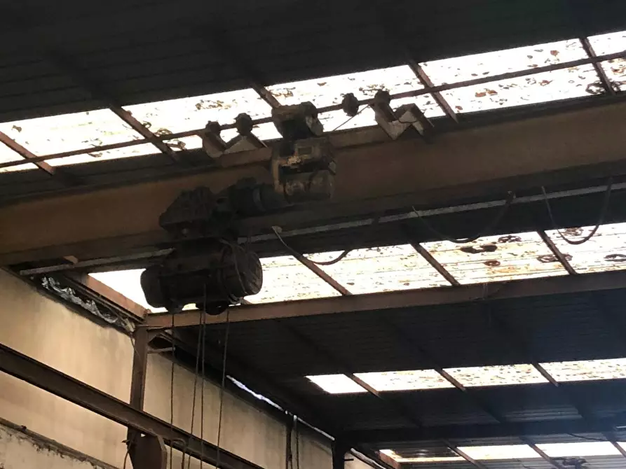 Immagine 6 di Attività artigianale in vendita  a Massa