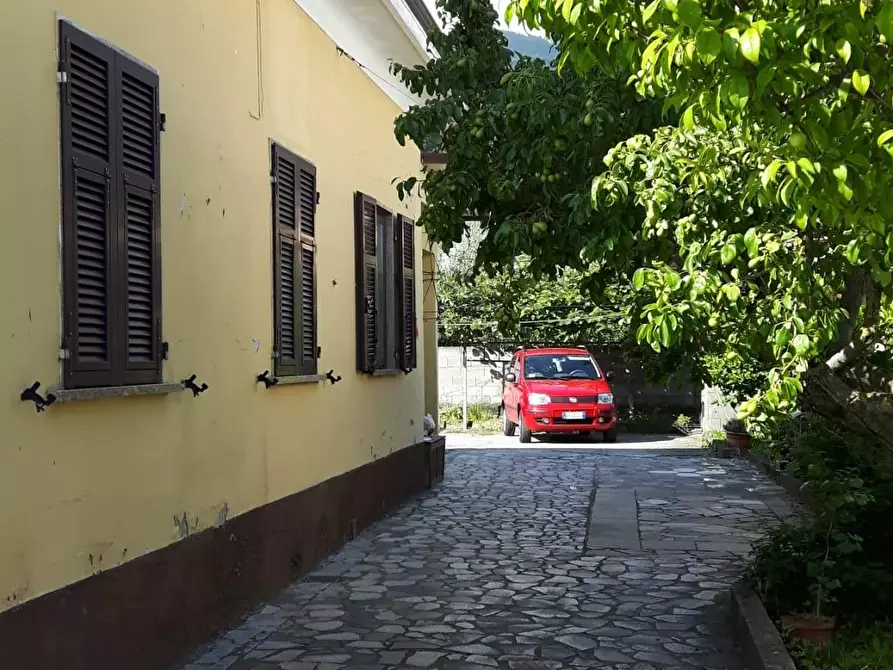 Immagine 2 di Casa indipendente in vendita  a Carrara