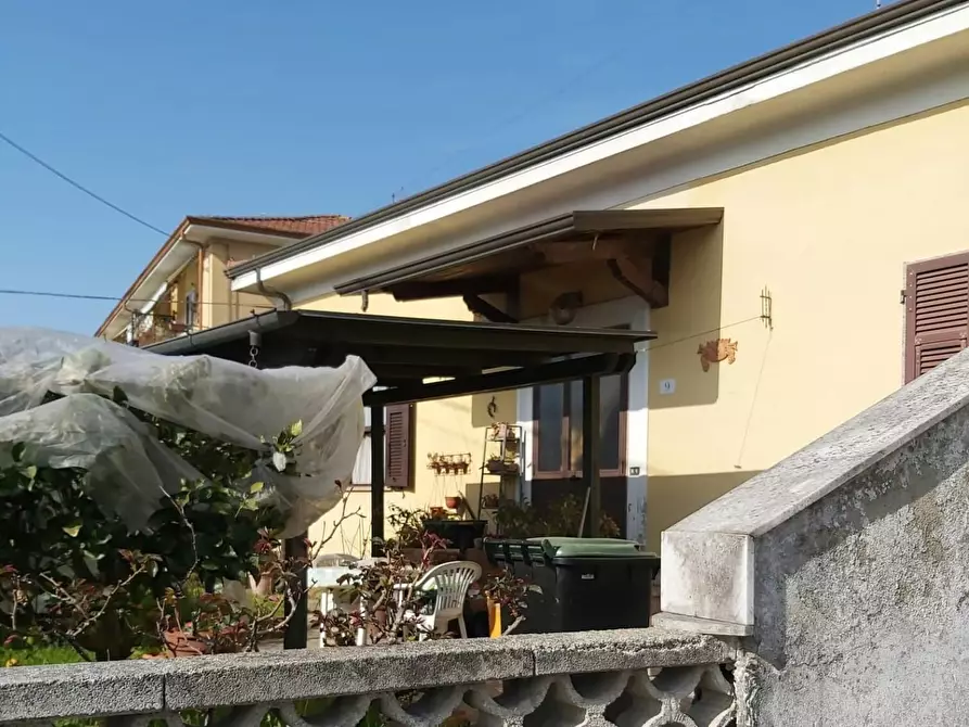 Immagine 1 di Casa indipendente in vendita  a Carrara