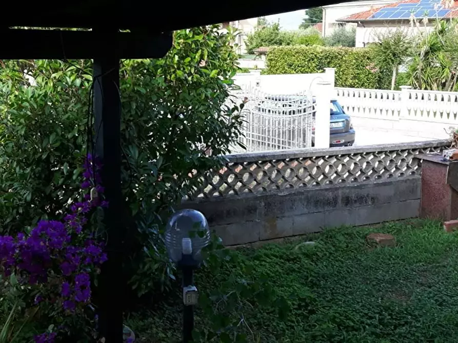 Immagine 13 di Casa indipendente in vendita  a Carrara