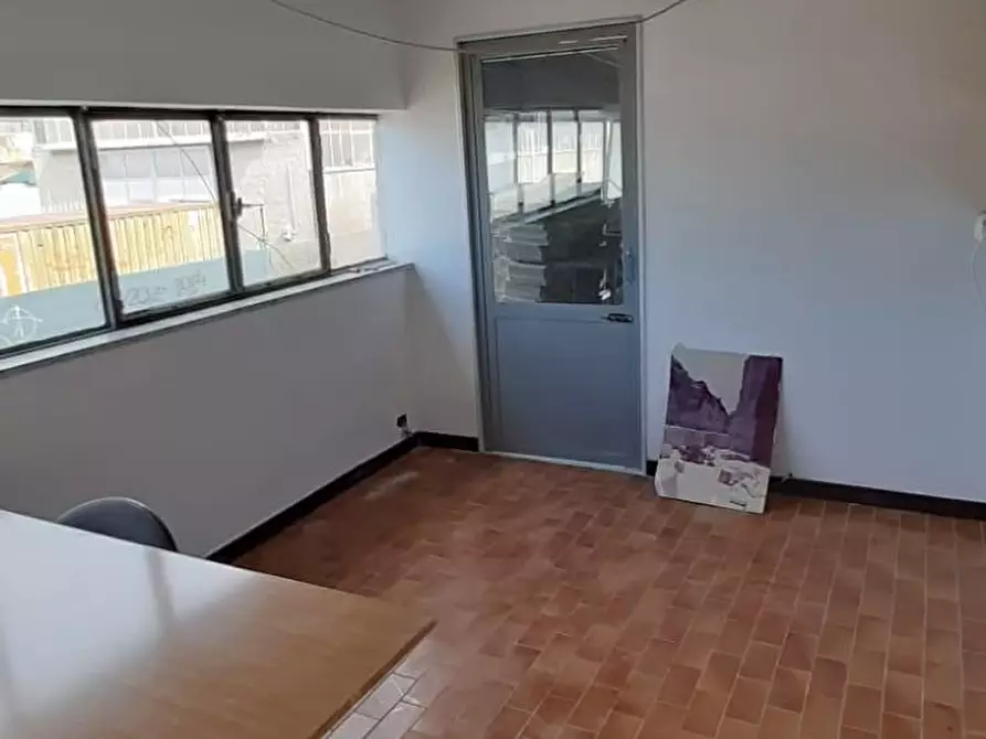 Immagine 3 di Capannone industriale in affitto  a Ortonovo