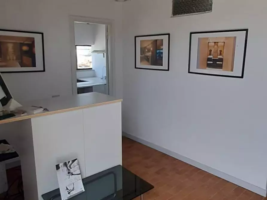 Immagine 5 di Capannone industriale in affitto  a Ortonovo